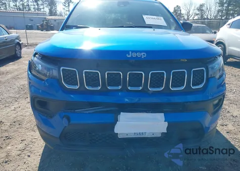 2024 Jeep Compass Latitude 4X4 z USA, uszkodzony, nr VIN 3C4NJDBN8RT603605